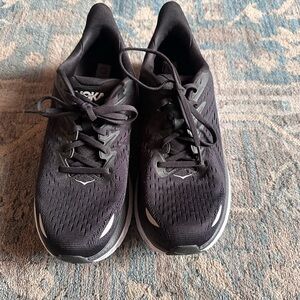 Hoka Black Clifton 8 Sneakers